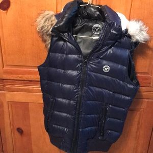 American Eagle hooded vest